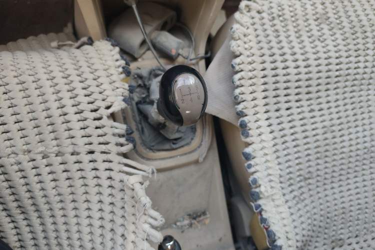 Used Chery Fengyun 2 2013 Hatchback 1.5L Manual Ruiyi Edition Gear Lever