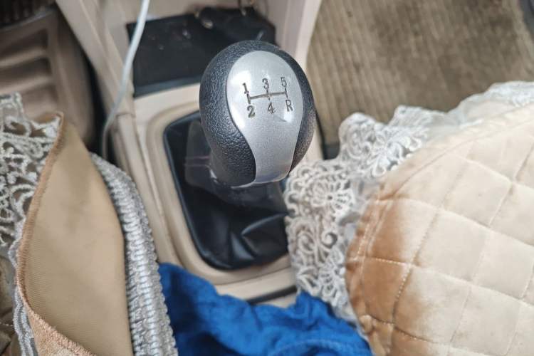 Used Chery Fengyun 2 2013 Hatchback 1.5L Manual Ruiyi Edition Gear Lever