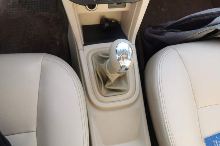 Used Chery Fengyun 2 2013 Hatchback 1.5L Manual Ruiyi Edition Gear Lever
