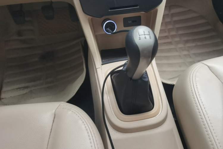 Used Chery Fengyun 2 2013 Hatchback 1.5L Manual Ruiyi Edition Gear Lever