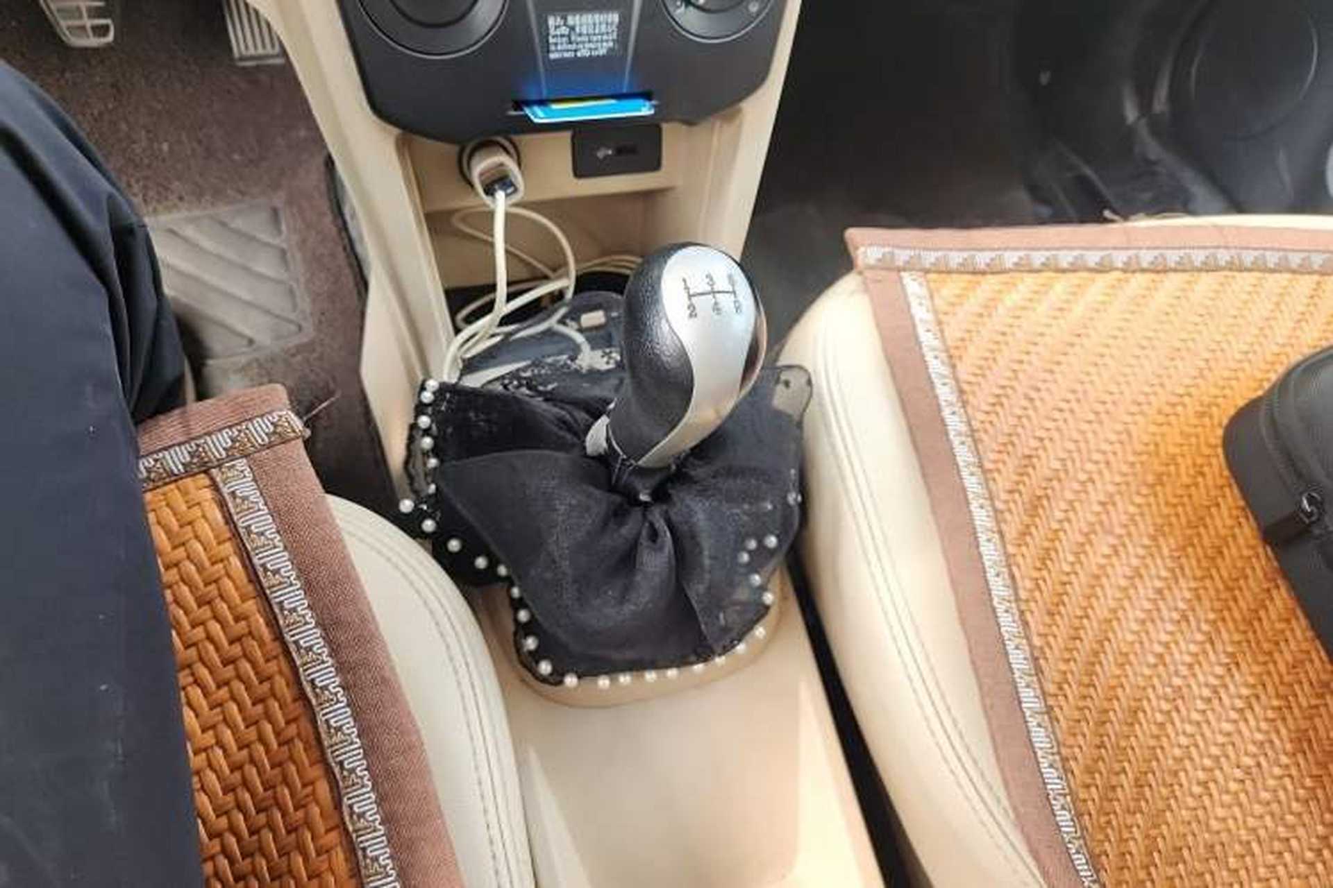 Used Chery Fengyun 2 2013 Hatchback 1.5L Manual Ruiyi Edition Gear Lever