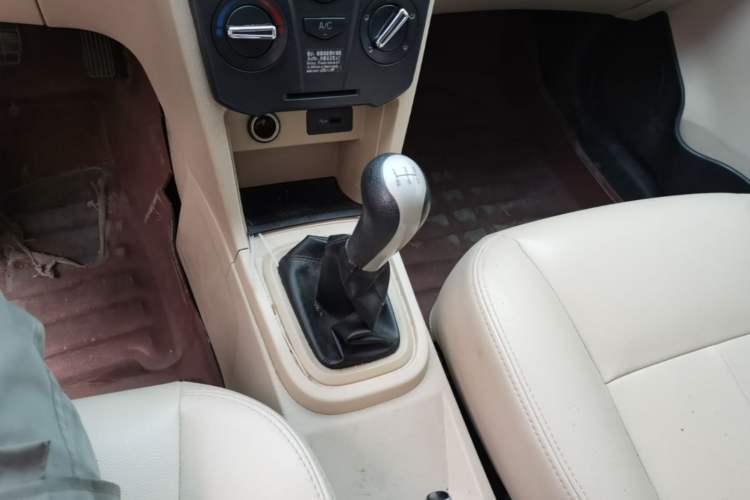 Used Chery Fengyun 2 2013 Hatchback 1.5L Manual Ruiyi Edition Gear Lever