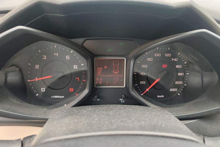 Used Chery Fengyun 2 2013 Hatchback 1.5L AMT Ruìyì Edition Instrument Cluster