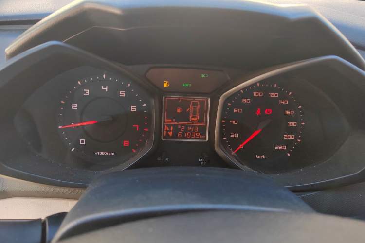 Used Chery Fengyun 2 2013 Hatchback 1.5L AMT Ruìyì Edition Instrument Cluster