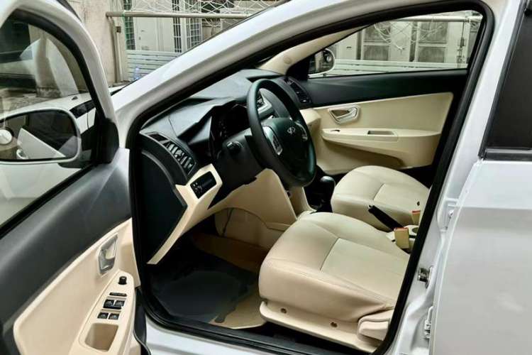 Used Chery Fengyun 2 2013 Hatchback 1.5L Manual Ruiyi Edition Interior 2