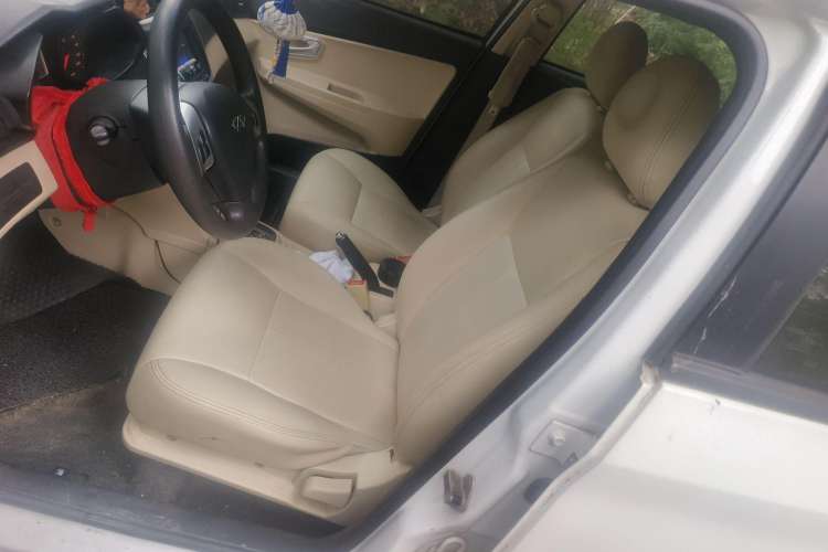 Used Chery Fengyun 2 2013 Hatchback 1.5L AMT Ruìyì Edition Left Front Seat