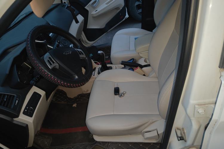 Used Chery Fengyun 2 2013 Hatchback 1.5L Manual Ruiyi Edition Left Front Seat