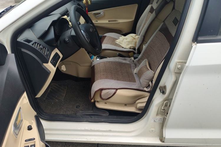 Used Chery Fengyun 2 2013 Hatchback 1.5L AMT Ruìyì Edition Left Front Seat
