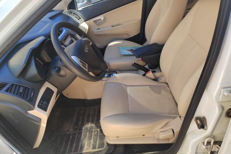 Used Chery Fengyun 2 2013 Hatchback 1.5L AMT Ruìyì Edition Left Front Seat