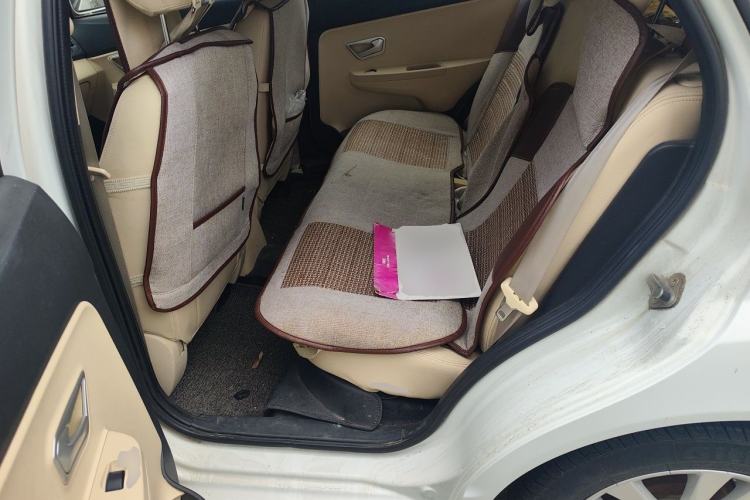 Used Chery Fengyun 2 2013 Hatchback 1.5L AMT Ruìyì Edition Left Rear Seat