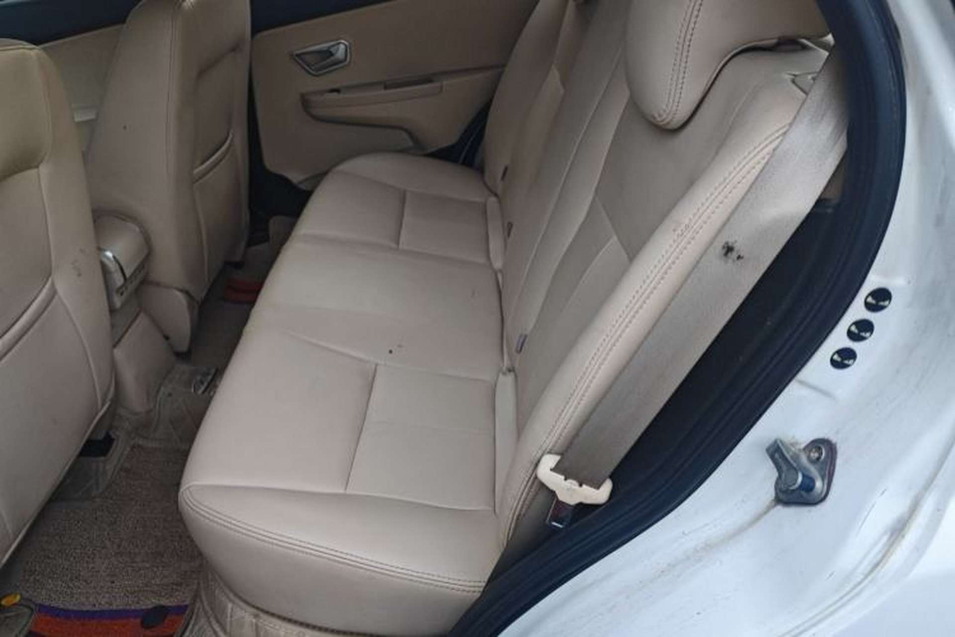 Used Chery Fengyun 2 2013 Hatchback 1.5L AMT Ruìyì Edition Left Rear Seat