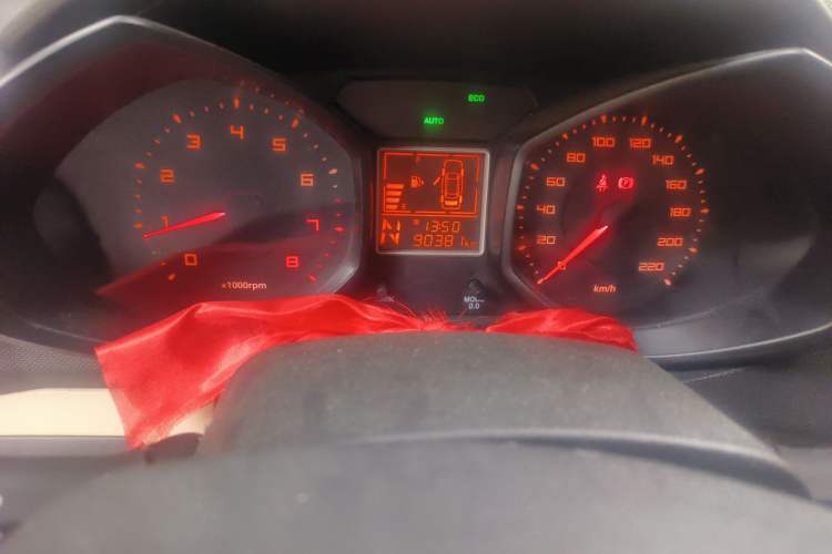 Used Chery Fengyun 2 2013 Hatchback 1.5L AMT Ruìyì Edition Odometer Close Up