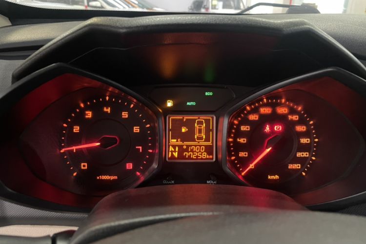 Used Chery Fengyun 2 2013 Hatchback 1.5L AMT Ruìyì Edition Odometer Close Up