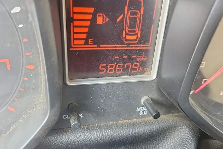 Used Chery Fengyun 2 2013 Hatchback 1.5L Manual Ruiyi Edition Odometer Close Up