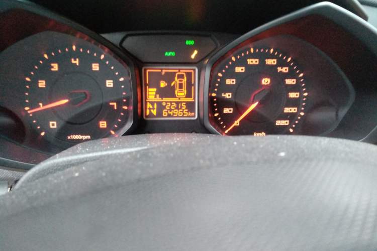 Used Chery Fengyun 2 2013 Hatchback 1.5L AMT Ruìyì Edition Odometer Close Up