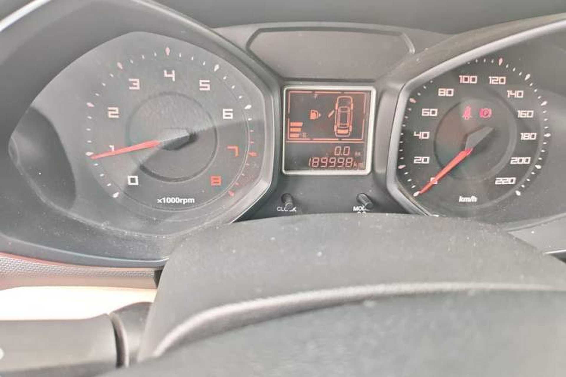 Used Chery Fengyun 2 2013 Hatchback 1.5L Manual Ruiyi Edition Odometer Close Up
