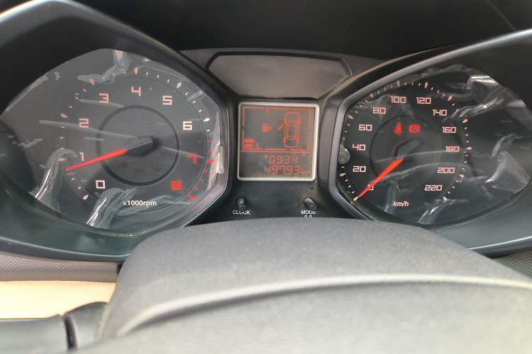 Used Chery Fengyun 2 2013 Hatchback 1.5L Manual Ruiyi Edition Odometer Close Up