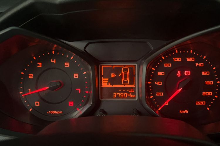 Used Chery Fengyun 2 2013 Hatchback 1.5L Manual Ruiyi Edition Odometer Close Up