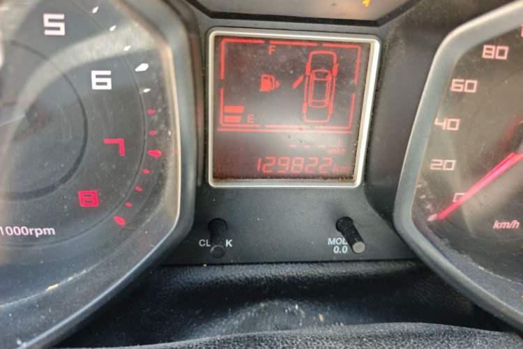 Used Chery Fengyun 2 2013 Hatchback 1.5L Manual Ruiyi Edition Odometer Close Up