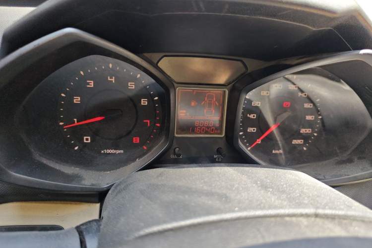 Used Chery Fengyun 2 2013 Hatchback 1.5L Manual Ruiyi Edition Odometer Close Up