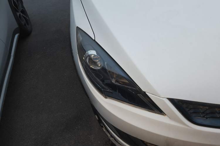 Used Chery Fengyun 2 2013 Hatchback 1.5L Manual Ruiyi Edition Right Front Headlight