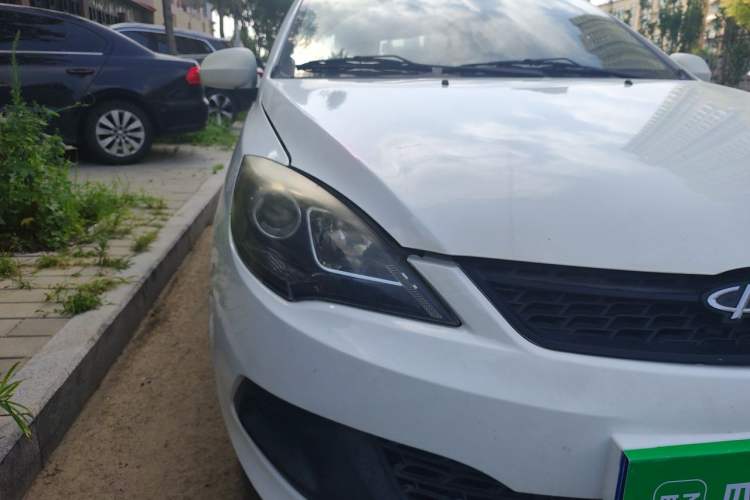 Used Chery Fengyun 2 2013 Hatchback 1.5L Manual Ruiyi Edition Right Front Headlight