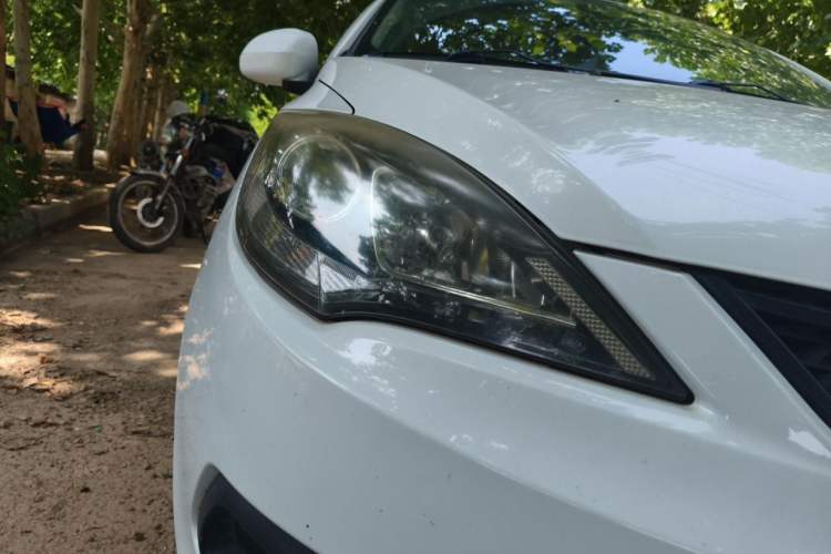 Used Chery Fengyun 2 2013 Hatchback 1.5L Manual Ruiyi Edition Right Front Headlight
