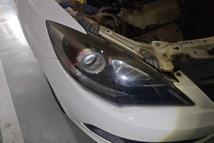 Used Chery Fengyun 2 2013 Hatchback 1.5L Manual Ruiyi Edition Right Front Headlight