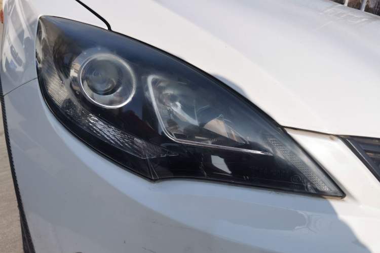 Used Chery Fengyun 2 2013 Hatchback 1.5L Manual Ruiyi Edition Right Front Headlight