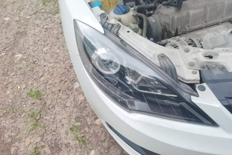 Used Chery Fengyun 2 2013 Hatchback 1.5L Manual Ruiyi Edition Right Front Headlight