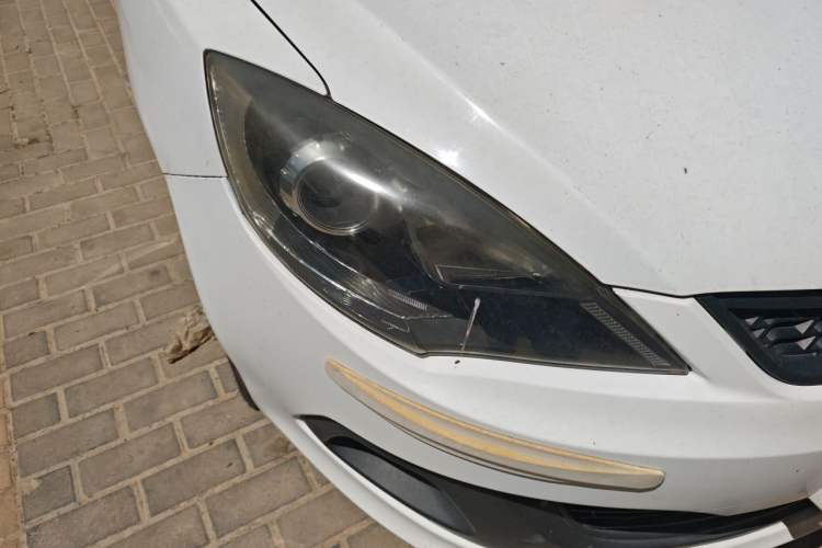 Used Chery Fengyun 2 2013 Hatchback 1.5L Manual Ruiyi Edition Right Front Headlight