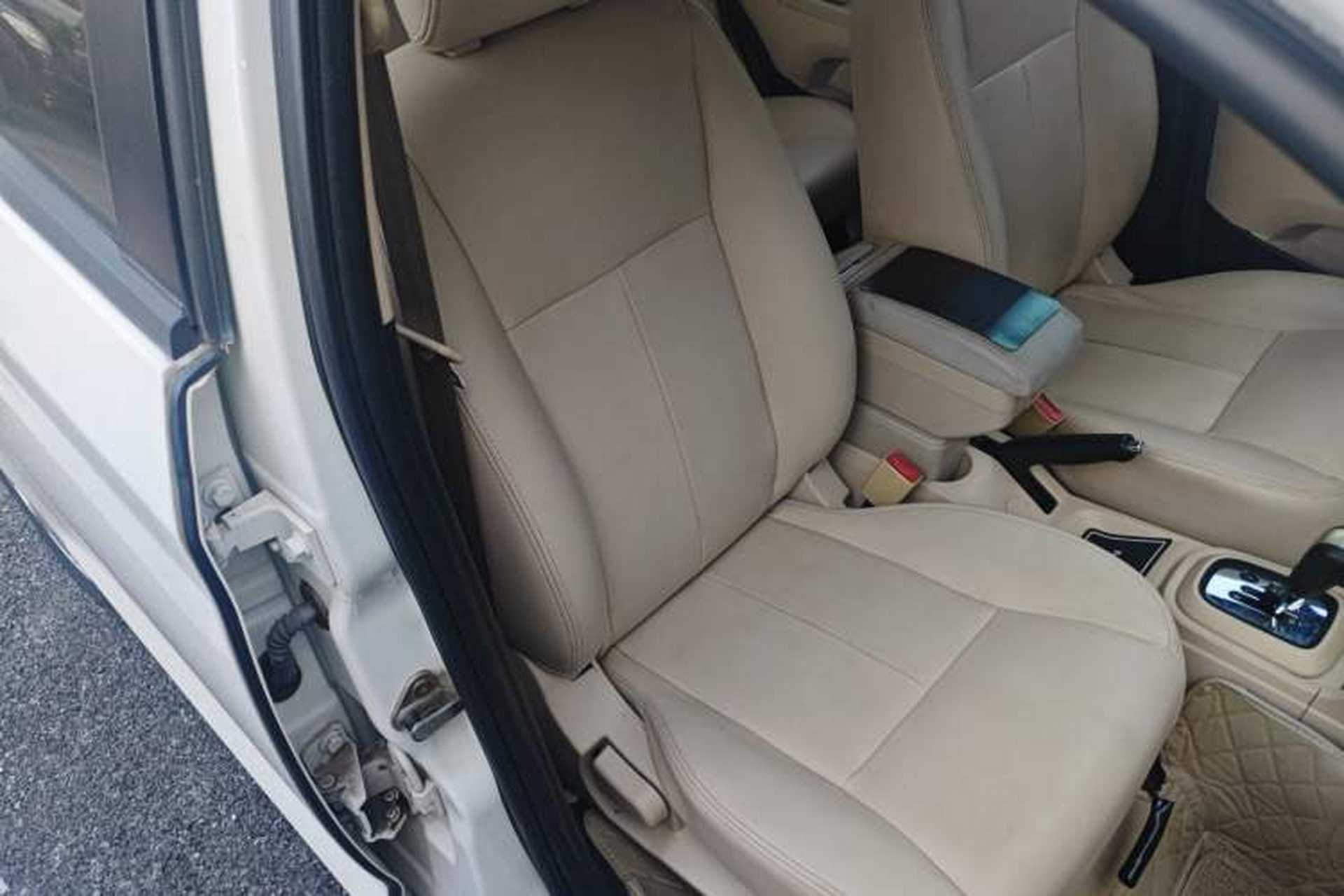 Used Chery Fengyun 2 2013 Hatchback 1.5L AMT Ruìyì Edition Right Front Seat