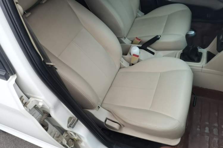 Used Chery Fengyun 2 2013 Hatchback 1.5L Manual Ruiyi Edition Right Front Seat