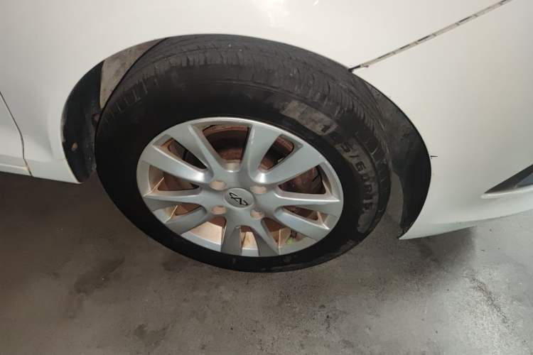 Used Chery Fengyun 2 2013 Hatchback 1.5L Manual Ruiyi Edition Right Front Wheel Hub