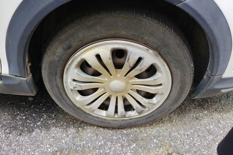 Used Chery Fengyun 2 2013 Hatchback 1.5L Manual Ruiyi Edition Right Front Wheel Hub