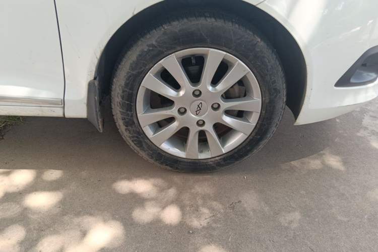 Used Chery Fengyun 2 2013 Hatchback 1.5L Manual Ruiyi Edition Right Front Wheel Hub
