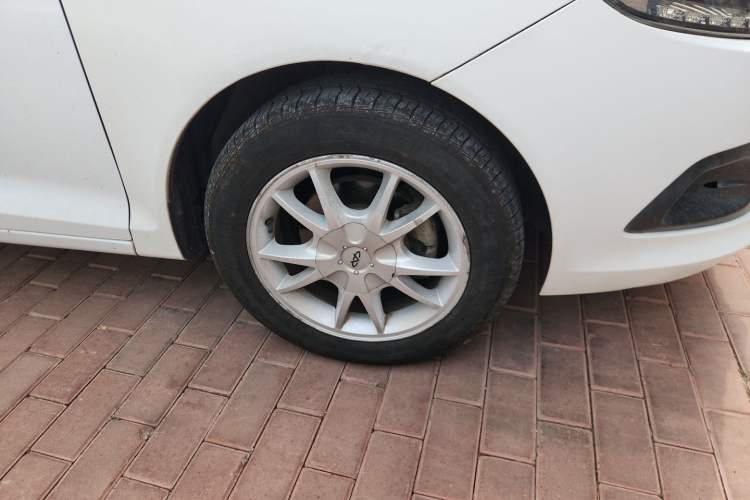 Used Chery Fengyun 2 2013 Hatchback 1.5L Manual Ruiyi Edition Right Front Wheel Hub