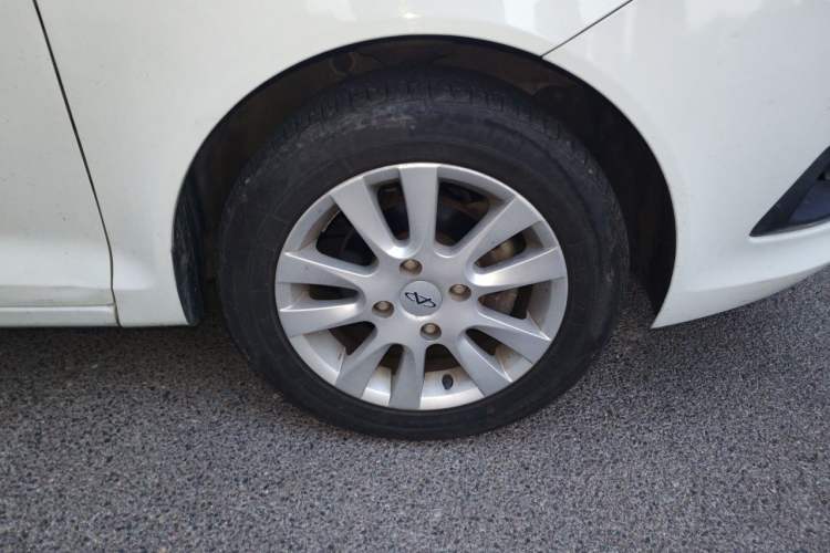 Used Chery Fengyun 2 2013 Hatchback 1.5L Manual Ruiyi Edition Right Front Wheel Hub