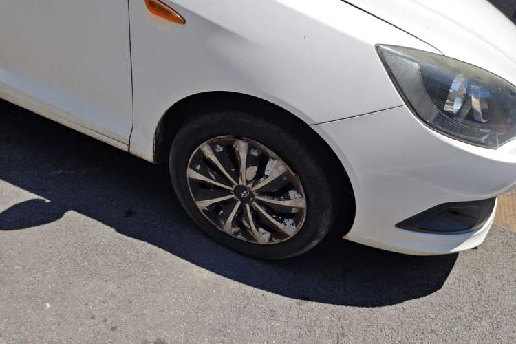 Used Chery Fengyun 2 2013 Hatchback 1.5L Manual Ruiyi Edition Right Front Wheel Hub