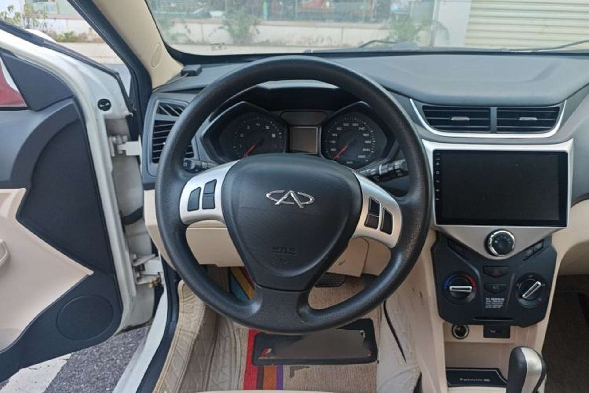 Used Chery Fengyun 2 2013 Hatchback 1.5L AMT Ruìyì Edition Steering Wheel