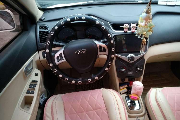 Used Chery Fengyun 2 2013 Hatchback 1.5L AMT Ruìyì Edition Steering Wheel