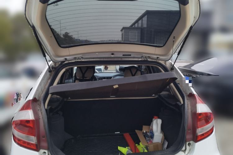 Used Chery Fengyun 2 2013 Hatchback 1.5L Manual Ruiyi Edition Trunk