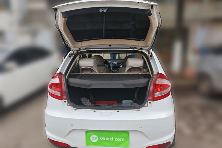 Used Chery Fengyun 2 2013 Hatchback 1.5L Manual Ruiyi Edition Trunk