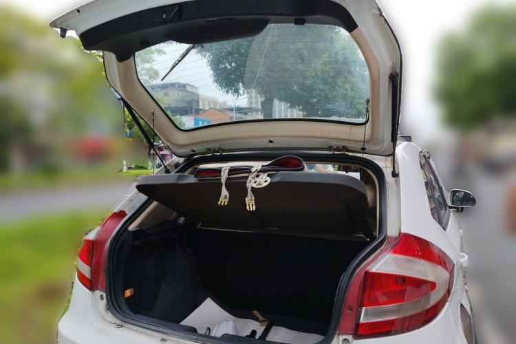Used Chery Fengyun 2 2013 Hatchback 1.5L Manual Ruiyi Edition Trunk