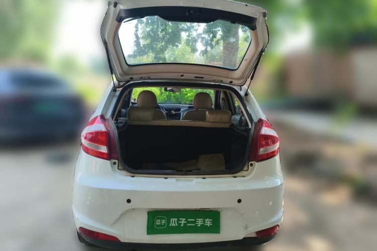 Used Chery Fengyun 2 2013 Hatchback 1.5L Manual Ruiyi Edition Trunk