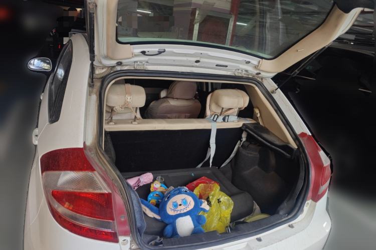 Used Chery Fengyun 2 2013 Hatchback 1.5L Manual Ruiyi Edition Trunk