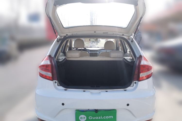 Used Chery Fengyun 2 2013 Hatchback 1.5L Manual Ruiyi Edition Trunk