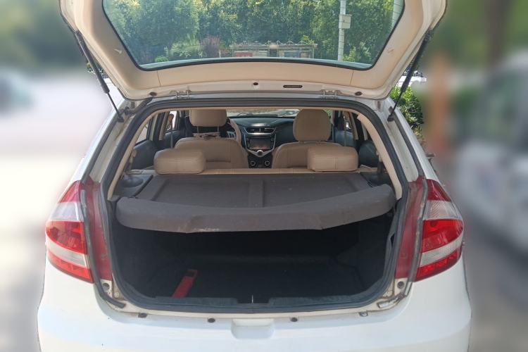 Used Chery Fengyun 2 2013 Hatchback 1.5L Manual Ruiyi Edition Trunk