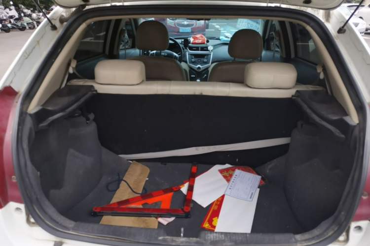 Used Chery Fengyun 2 2013 Hatchback 1.5L Manual Ruiyi Edition Trunk