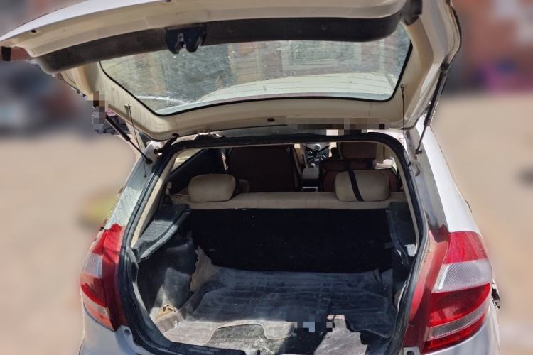 Used Chery Fengyun 2 2013 Hatchback 1.5L Manual Ruiyi Edition Trunk
